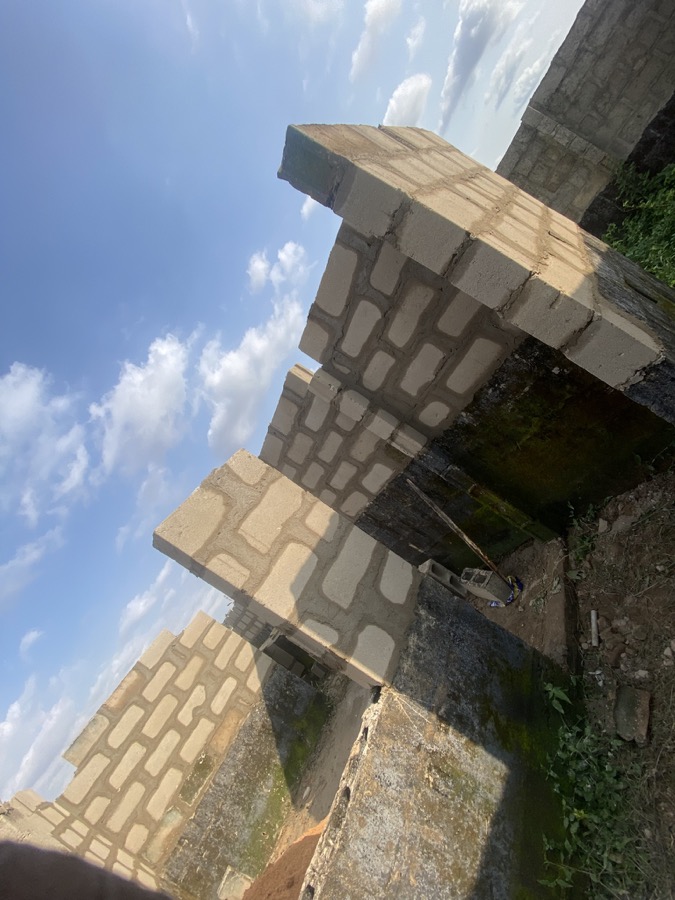 Perimeter wall and block columns under development